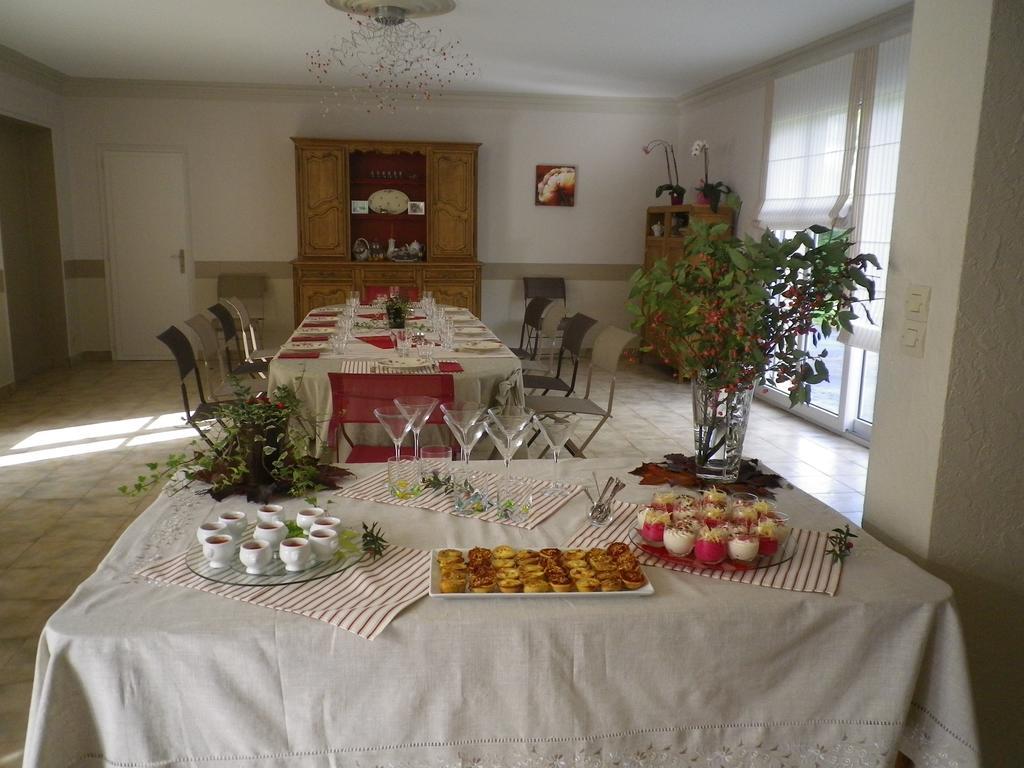 Logis Du Jacquelin Hotel Doussay Bagian luar foto
