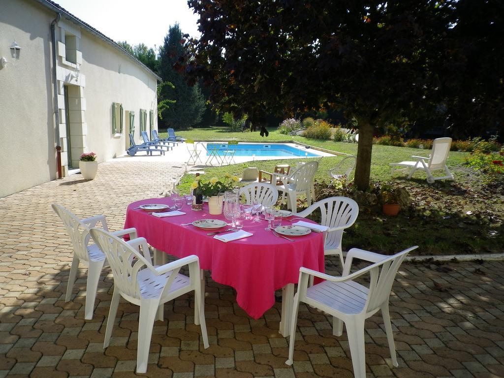 Logis Du Jacquelin Hotel Doussay Bagian luar foto